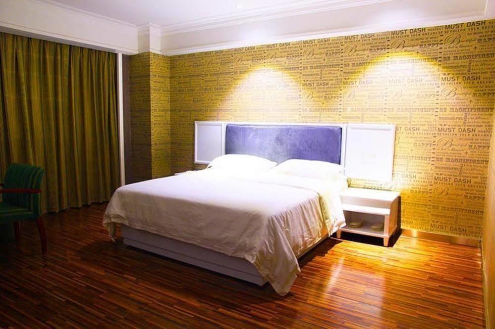 New Zhongxun Business Hotel Yueyang Екстериор снимка