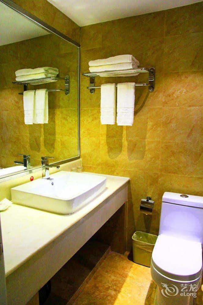 New Zhongxun Business Hotel Yueyang Екстериор снимка