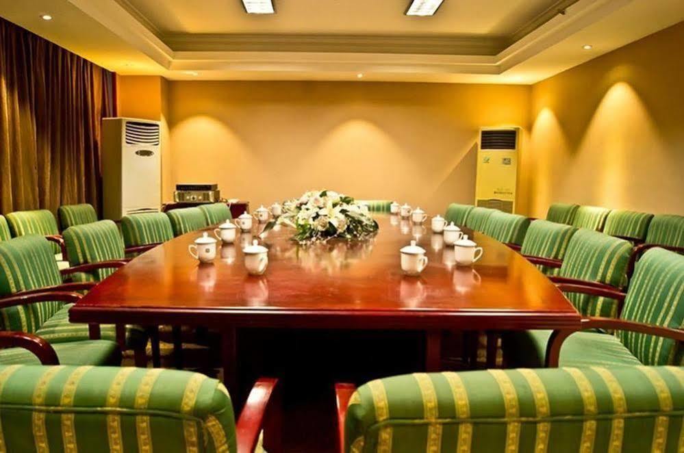 New Zhongxun Business Hotel Yueyang Екстериор снимка