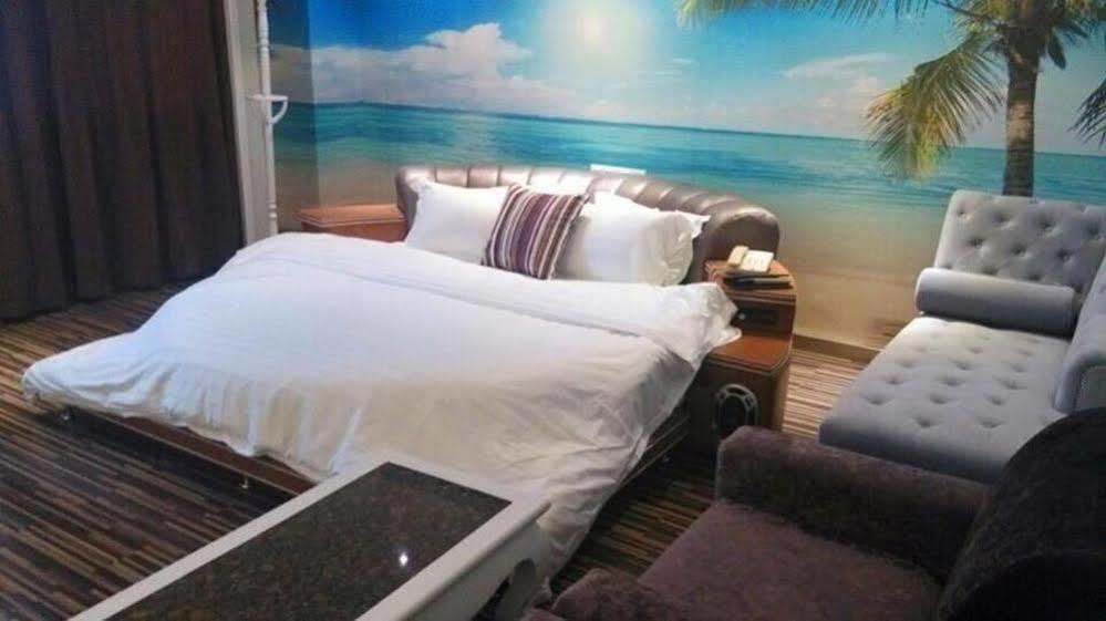 New Zhongxun Business Hotel Yueyang Екстериор снимка
